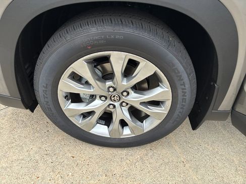 New 2026 Toyota Grand Highlander Limited image 38