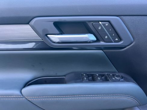 New 2026 GMC Terrain AT4 w/ Convenience Package III image 10