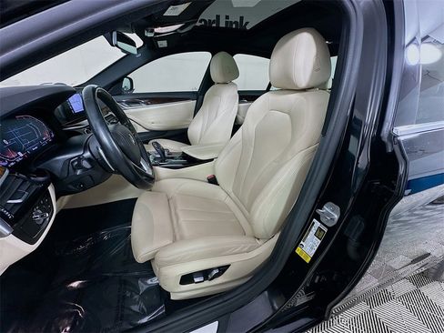 Used 2020 BMW 530i w/ Convenience Package image 25