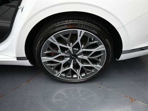 Used 2025 Genesis G90 3.5T AWD/4WD image 27