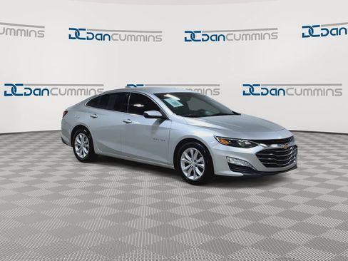 Used 2021 Chevrolet Malibu LT FWD image 2
