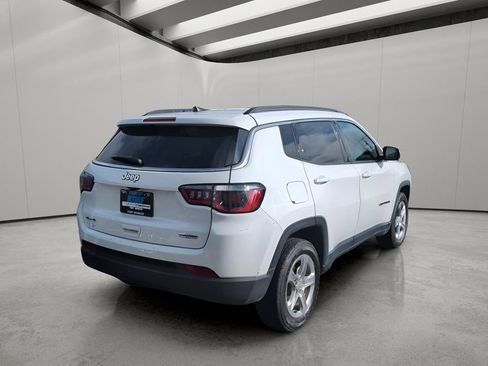 Used 2024 Jeep Compass Latitude AWD/4WD image 4