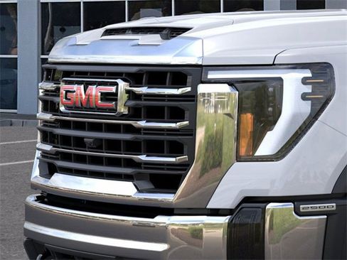 New 2026 GMC Sierra 2500 SLE image 13