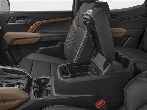 New 2026 GMC Canyon Denali AWD/4WD image 10