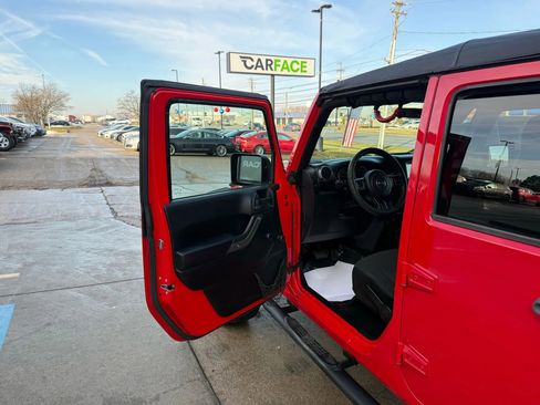 Used 2017 Jeep Wrangler Unlimited Sport image 15