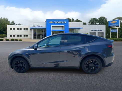 Used 2024 Tesla Model Y Long Range AWD/4WD image 6