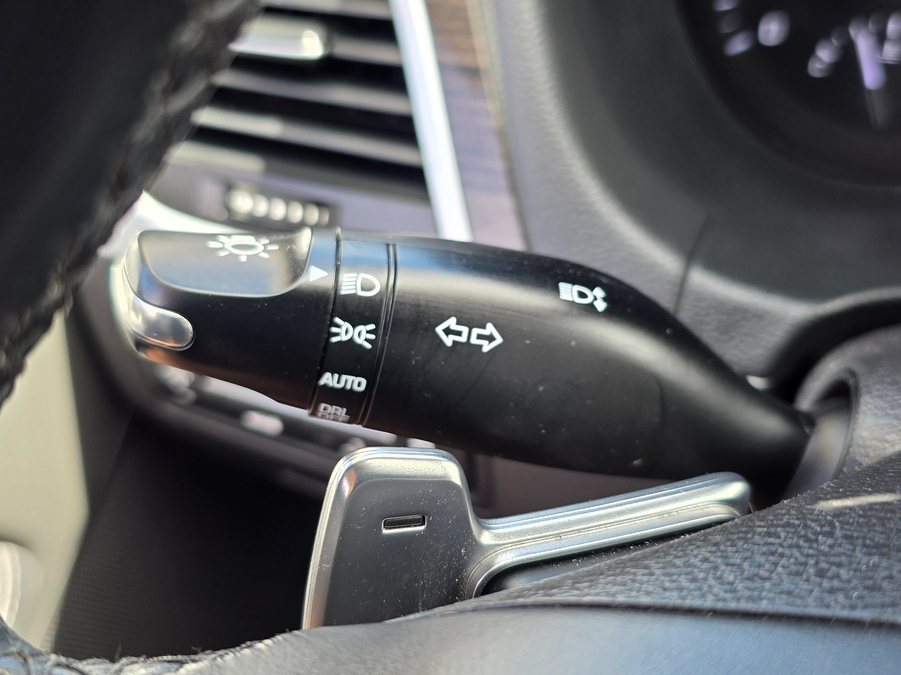 Used 2018 Genesis G80 3.8 RWD image 39