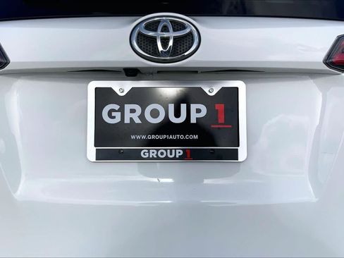 Used 2018 Toyota RAV4 XLE FWD image 10