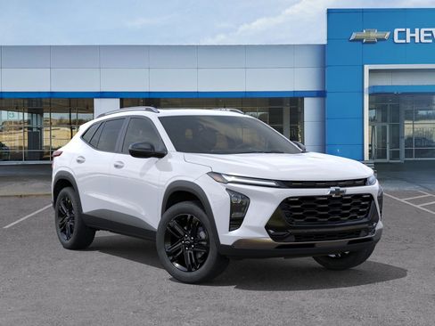 New 2026 Chevrolet Trax ACTIV w/ Sunroof Package FWD image 8