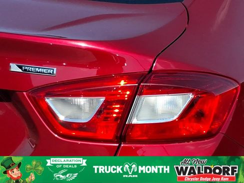 Used 2018 Chevrolet Cruze Premier image 4