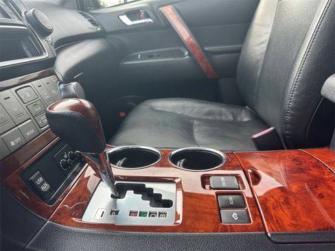 Used 2013 Toyota Highlander Limited image 15