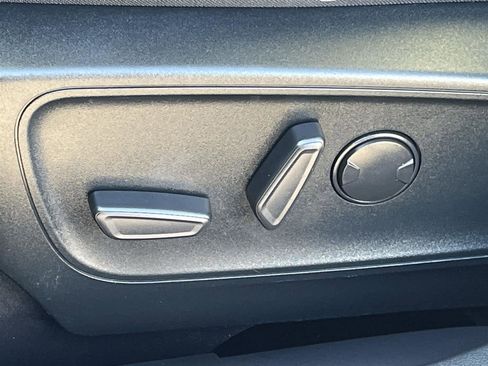 Used 2020 Ford Escape SE image 13