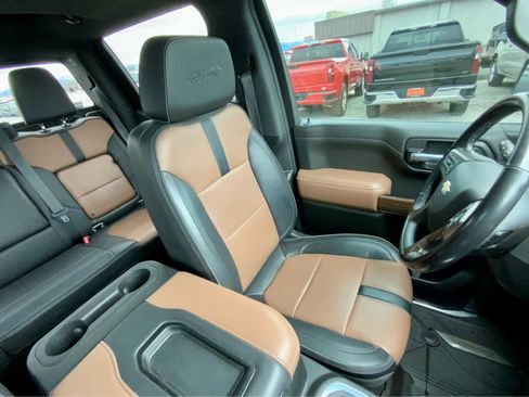 Used 2022 Chevrolet Silverado 1500 High Country w/ Technology Package image 33