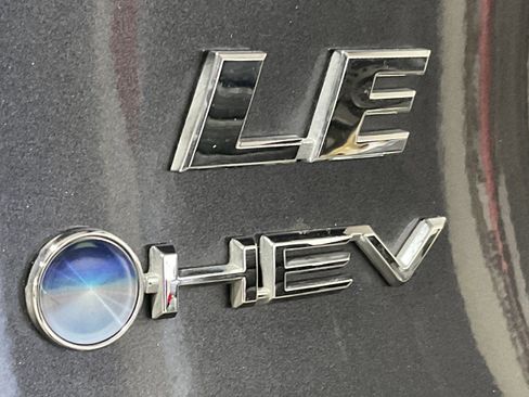 Used 2025 Toyota RAV4 LE image 8