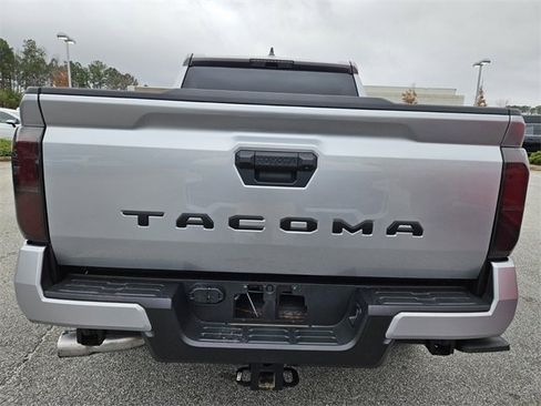 Used 2025 Toyota Tacoma TRD Sport image 4