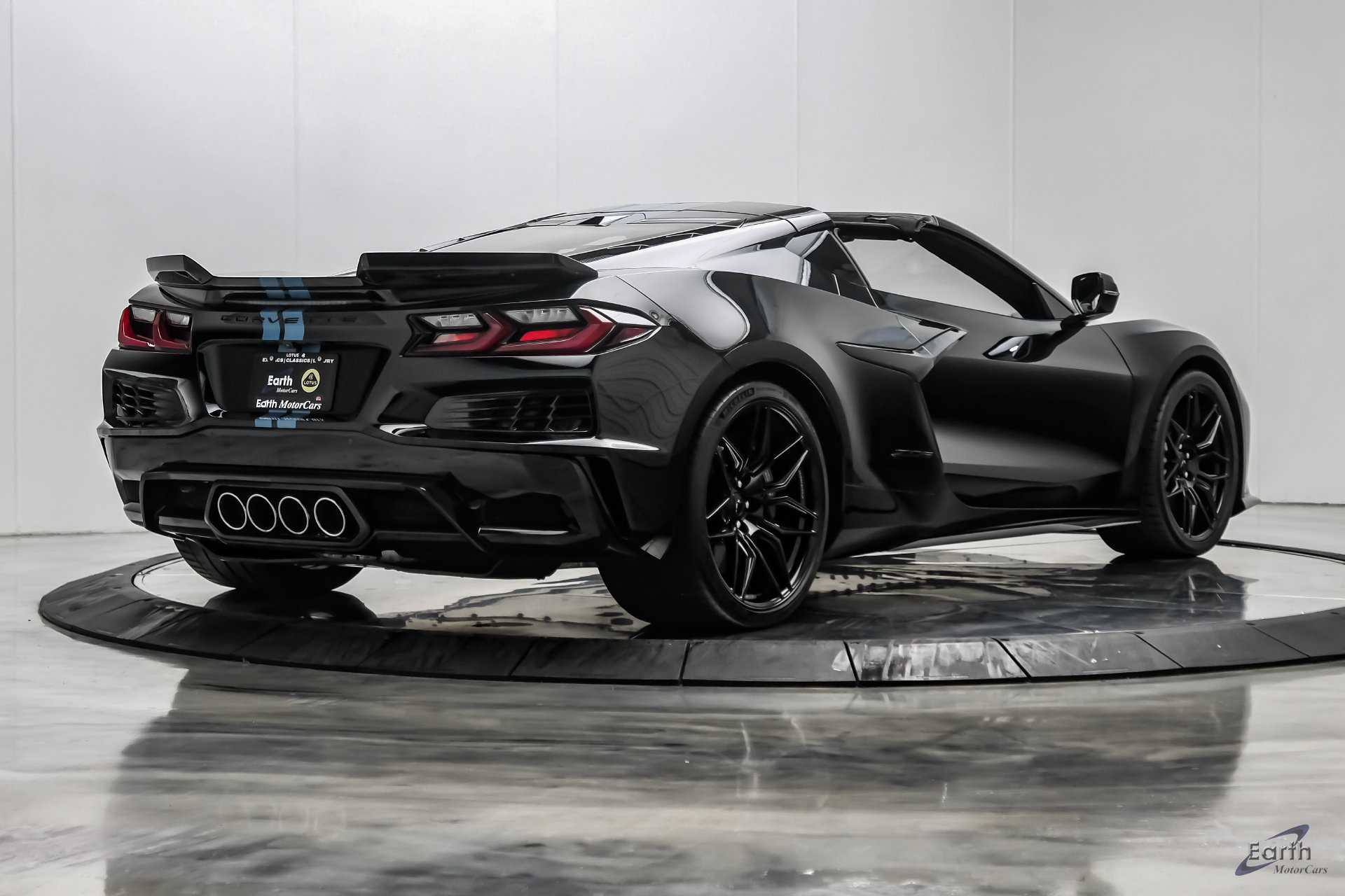 Used 2023 Chevrolet Corvette Z06 w/ Stealth Interior Trim Package RWD image 22