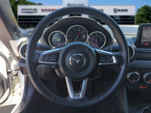 Used 2019 MAZDA MX-5 Miata RF Grand Touring RWD image 16
