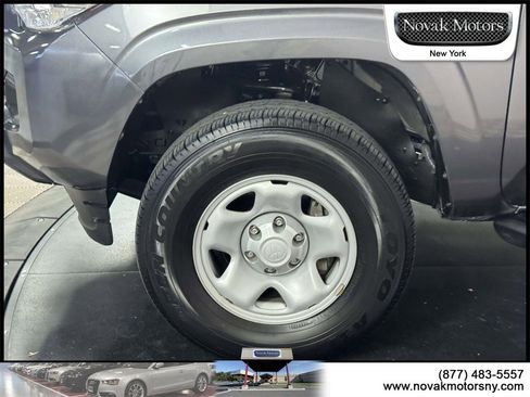 Used 2022 Toyota Tacoma SR5 image 9