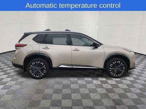 Used 2025 Nissan Rogue Platinum FWD image 4