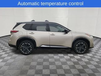Used 2025 Nissan Rogue Platinum FWD video 4