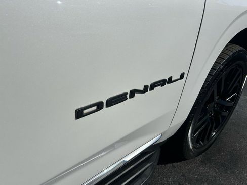 Used 2022 GMC Yukon XL Denali image 37