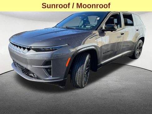 Used 2024 Jeep Wagoneer Launch Edition image 5