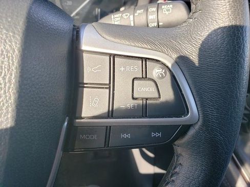 Used 2024 Toyota Sienna XLE image 19