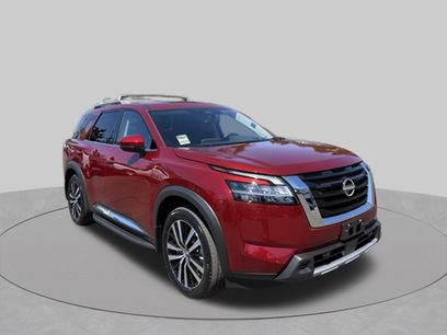Used 2024 Nissan Pathfinder Platinum w/ Lighting Package (N93)