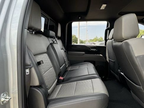 Used 2025 Chevrolet Silverado 2500 ZR2 w/ Technology Package AWD/4WD image 29