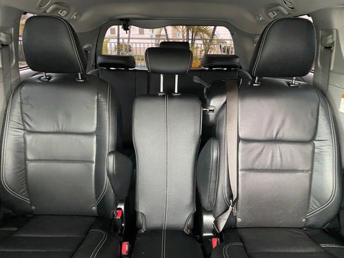 Used 2018 Toyota Sienna SE image 36