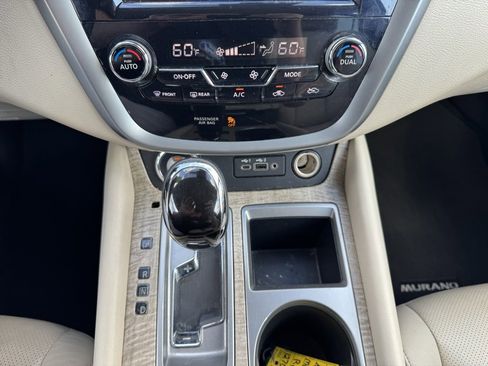 Used 2023 Nissan Murano SL image 10