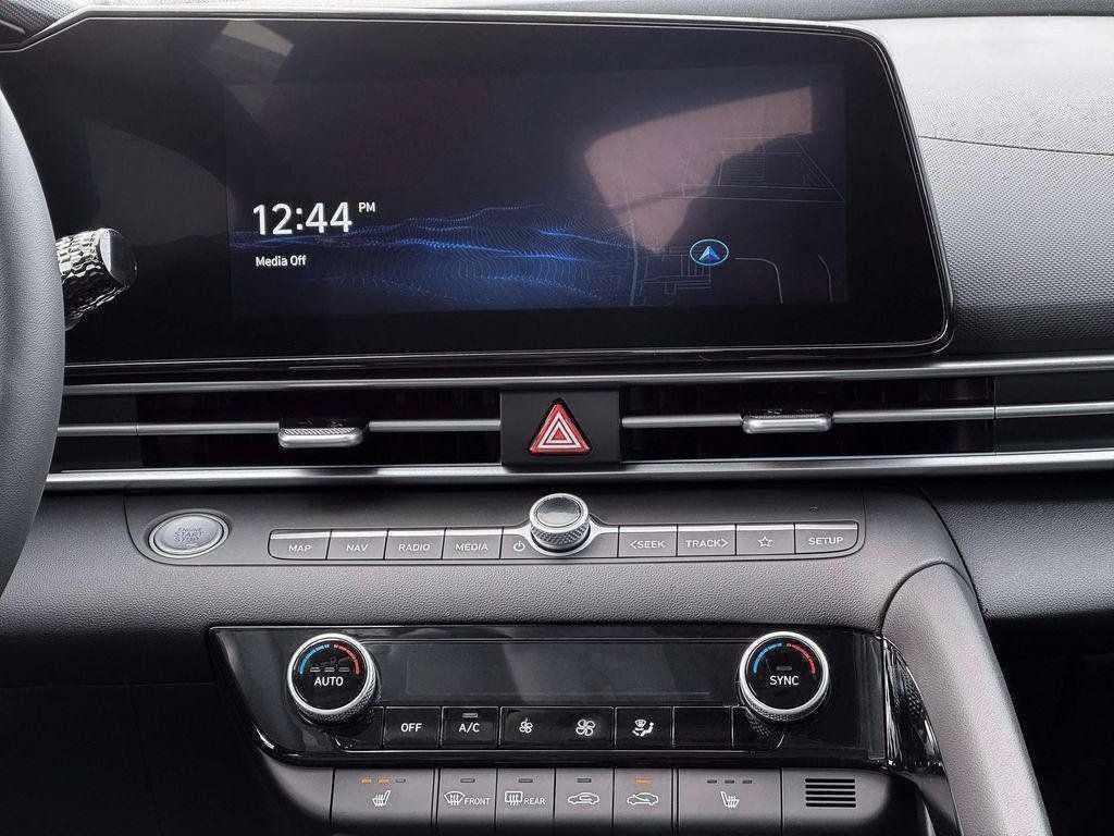 New 2026 Hyundai Elantra Limited FWD image 19