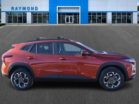 Certified 2024 Chevrolet Trax LT w/ Driver Confidence Package image 2