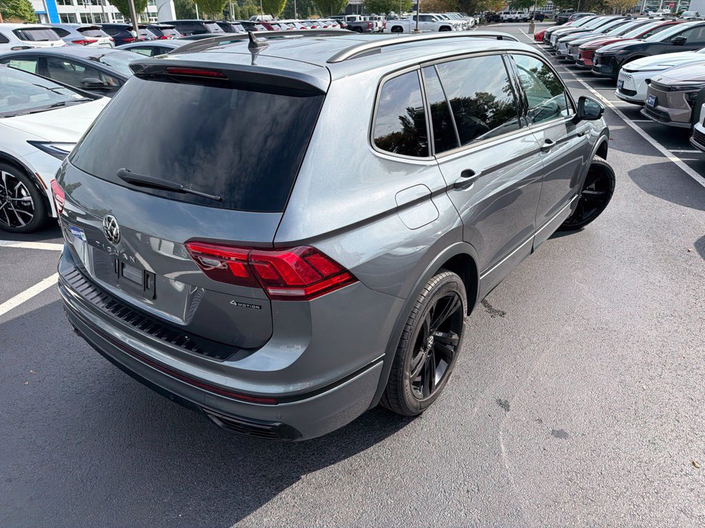 Used 2024 Volkswagen Tiguan SE R-Line AWD/4WD image 6