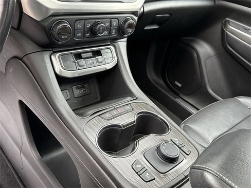 Used 2020 GMC Acadia SLT w/ Premium Package image 23