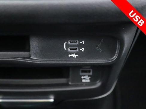 New 2026 Chrysler Pacifica Select AWD/4WD image 24