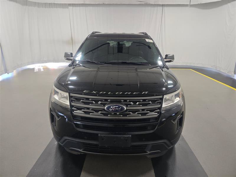 Used 2019 Ford Explorer XLT w/ Equipment Group 202A FWD image 2