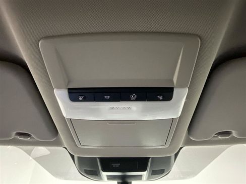 Used 2024 Nissan Rogue S FWD image 16