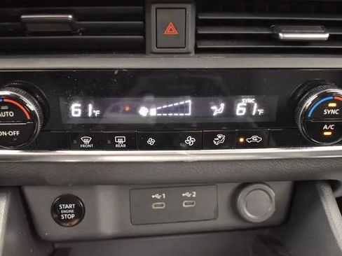 Used 2025 Nissan Rogue SV FWD image 32