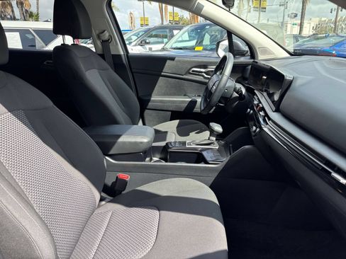 Used 2026 Kia Sportage LX FWD image 35