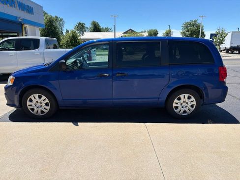 Used 2019 Dodge Grand Caravan SE w/ UConnect Hands-Free Group FWD image 5