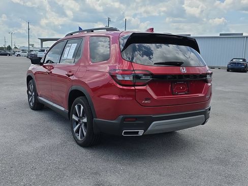 Used 2025 Honda Pilot Elite image 6