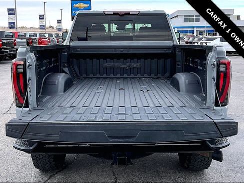 Used 2024 GMC Sierra 2500 AT4X image 7