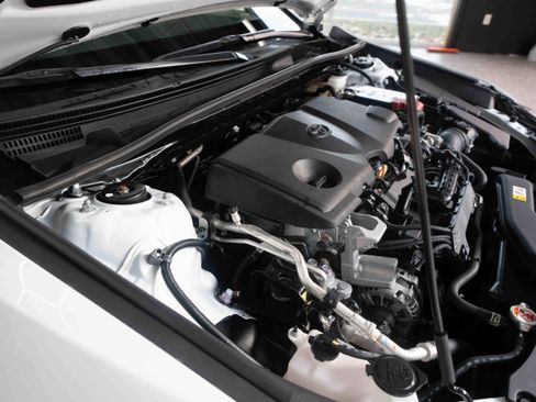 Used 2024 Toyota Camry LE image 31