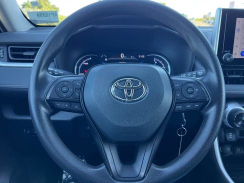 Used 2025 Toyota RAV4 LE AWD/4WD image 24