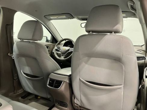 Used 2018 Chevrolet Malibu LT w/ Driver Confidence Package image 43