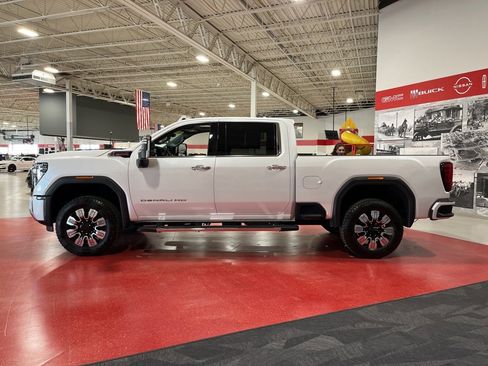 Used 2024 GMC Sierra 3500 Denali w/ Denali Reserve Package image 6
