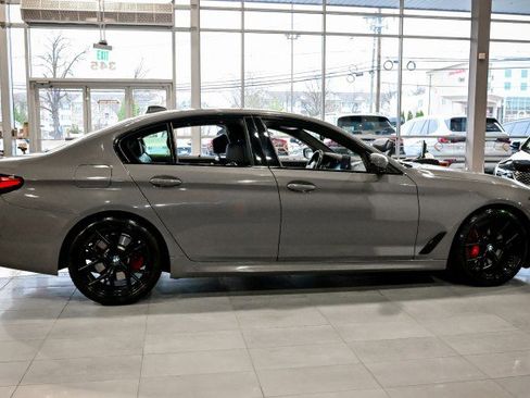 Used 2021 BMW 530i xDrive w/ Executive Package image 4