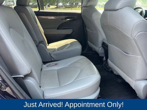 Used 2020 Toyota Highlander Limited AWD/4WD image 13