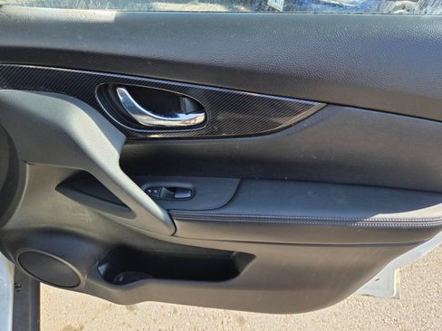 Used 2017 Nissan Rogue SL image 13